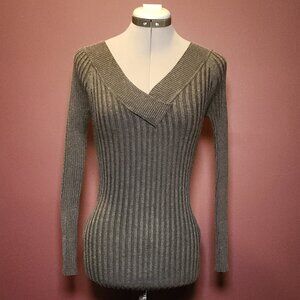 Grey V-Cut Long Sleeve Top - Size M